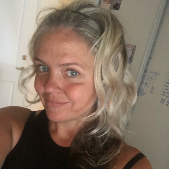 Meet your Posher, Dawne - Picture 1 of 1